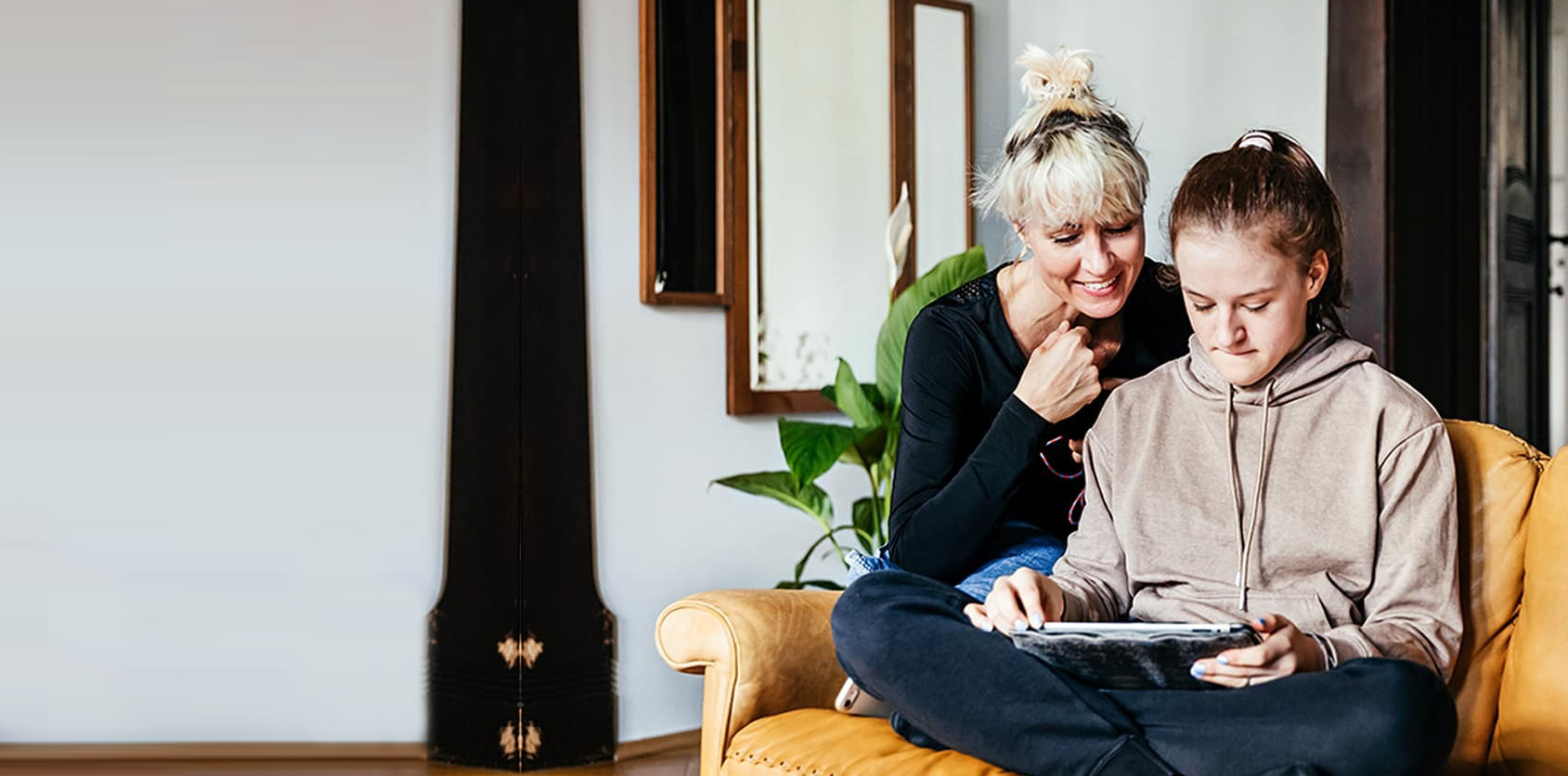 Mutter_Tochter_Tablet_Lernen_GI_1328699261_960x475_Desktop